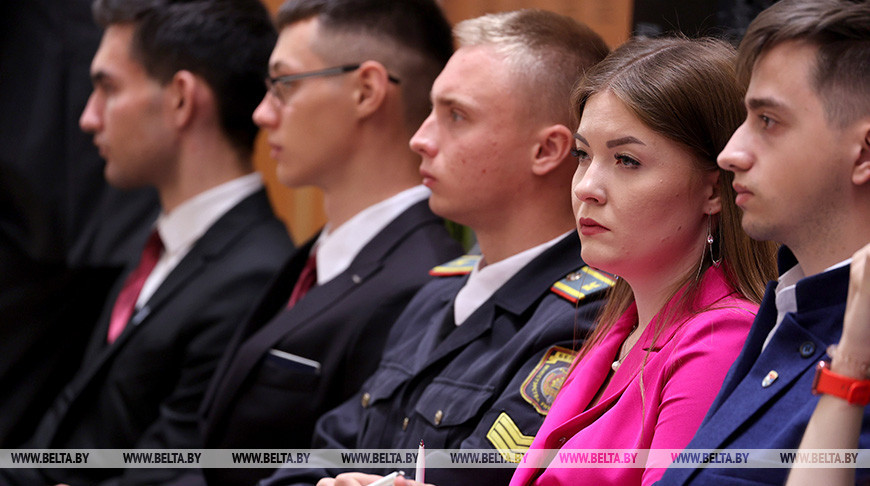 Диалог поколений — это всегда интересно. Александр Лукашенко о формате открытого урока