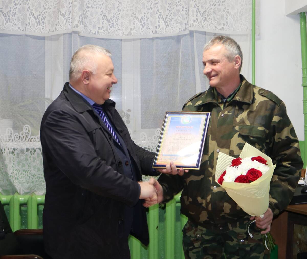 Главного агронома ОАО “Говяды-агро” с юбилеем поздравил председатель райорганизации профсоюза работников АПК