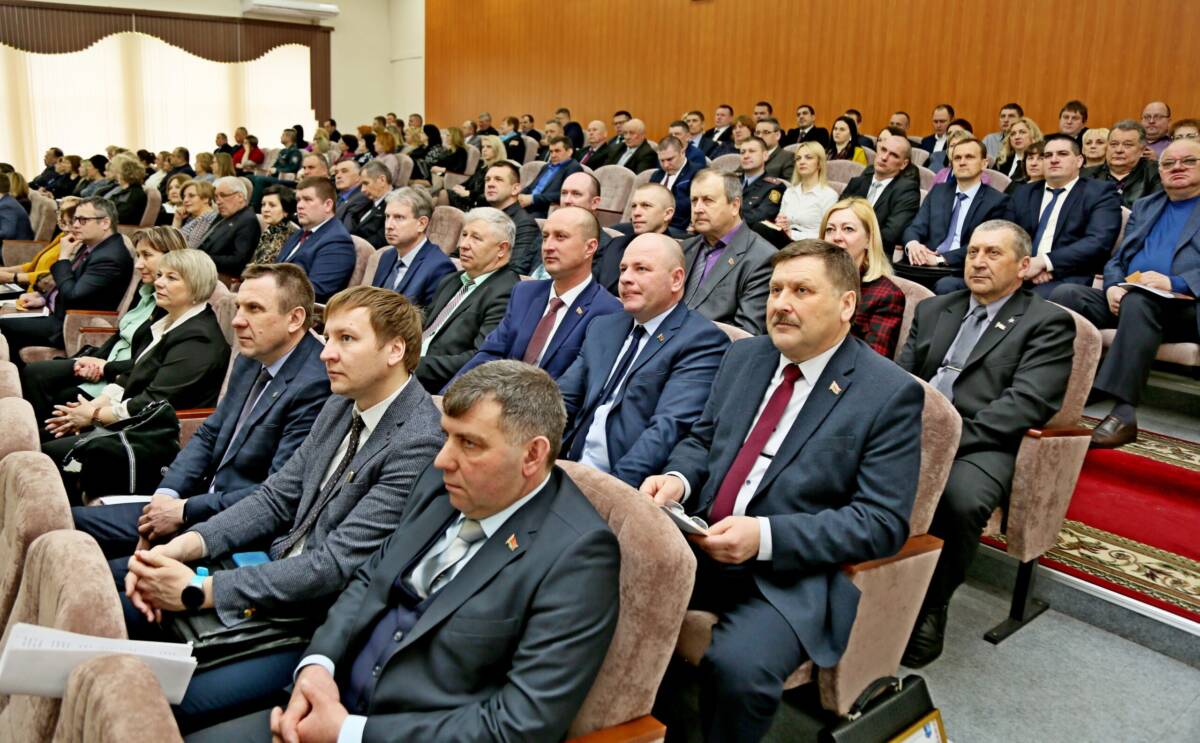Социально-экономическое развитие района и работа местного самоуправления стали главными темами на сессии районного Совета депутатов