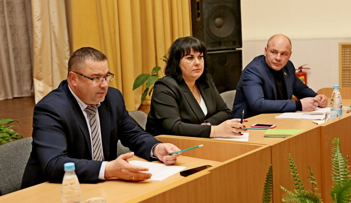 Руководство района встретилось с жителями деревни Слабодка