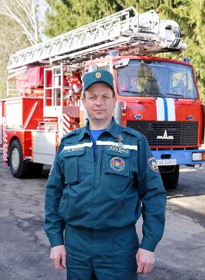 Шкловский пожарный награжден медалью «За безупречную службу»