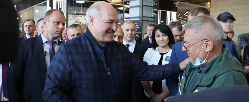 Александр Лукашенко требует навести порядок в работе продовольственных рынков и обеспечить доступ для фермеров
