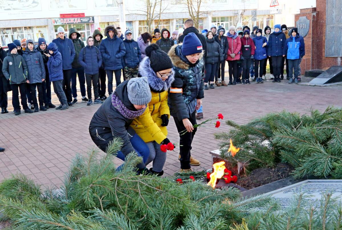 Забор земли в рамках акции памяти «Во славу общей Победы» торжественно прошел на мемориальном комплексе «Память»