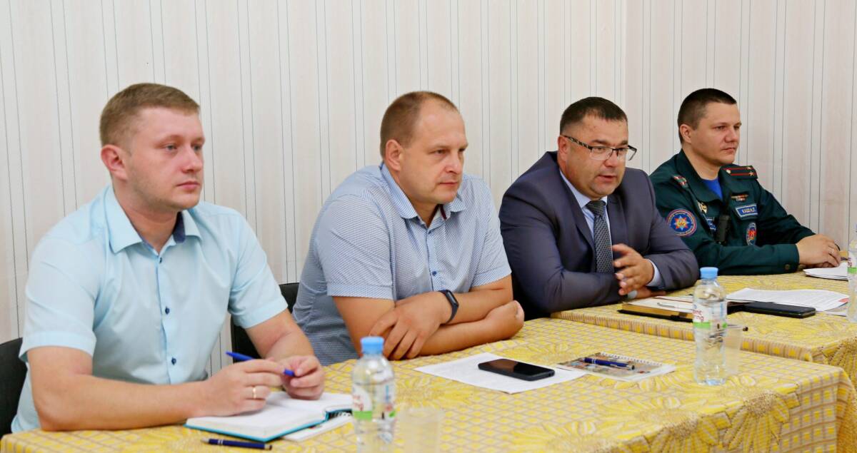 Информационная группа под руководством главы района Андрея Камко провела встречу с трудовым коллективом ОАО «Шкловский маслодельный завод»