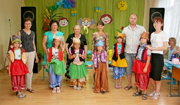 Конкурс «Наша дружная семья» прошел в лагере «Улыбка»