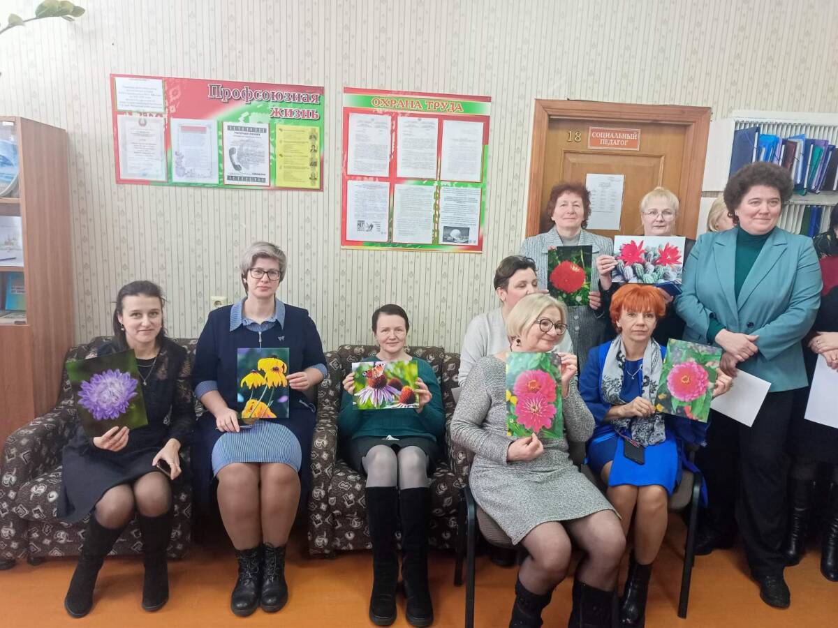 В преддверии 8 марта в первой школе прошел День самоуправления