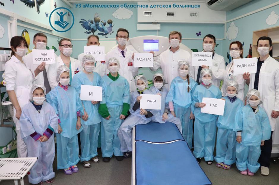 Могилевские медики призывают людей, находящихся в группе риска, оставаться дома