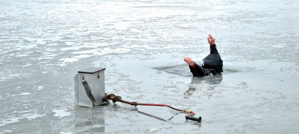 Как не оказаться в ледяной ловушке? Рассказывают спасатели