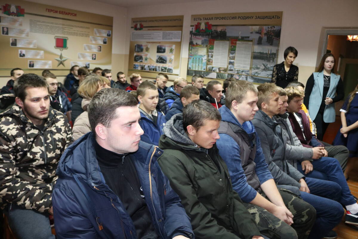 Путевки в школу мужества получили парни призывного возраста (+лайфхак: советы призывнику)