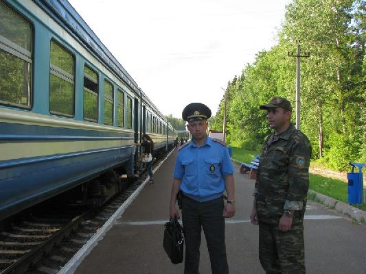 Сопровождение поездов – одна из задач отдела внутренних дел на транспорте