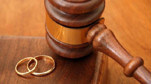 В Беларуси ежегодно около 25 тыс. детей переживают развод родителей