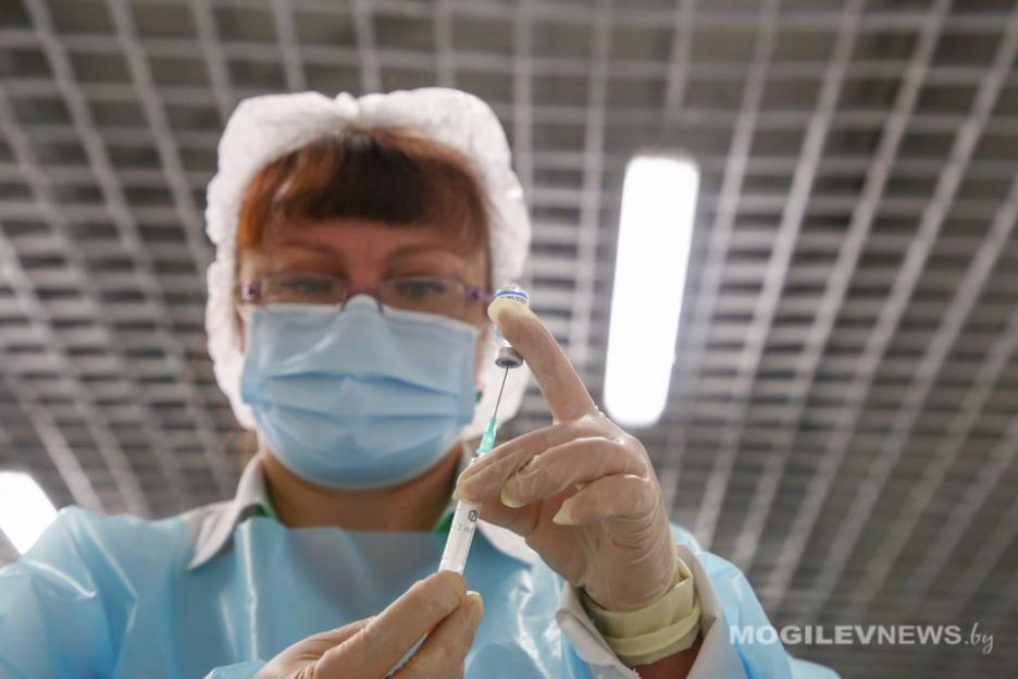 В выездных прививочных пунктах можно вакцинироваться и от гриппа