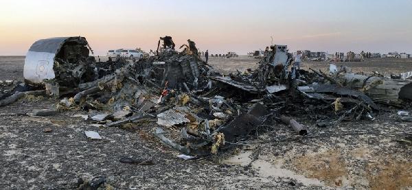 На месте крушения российского самолета: пустыня, пыль и горе