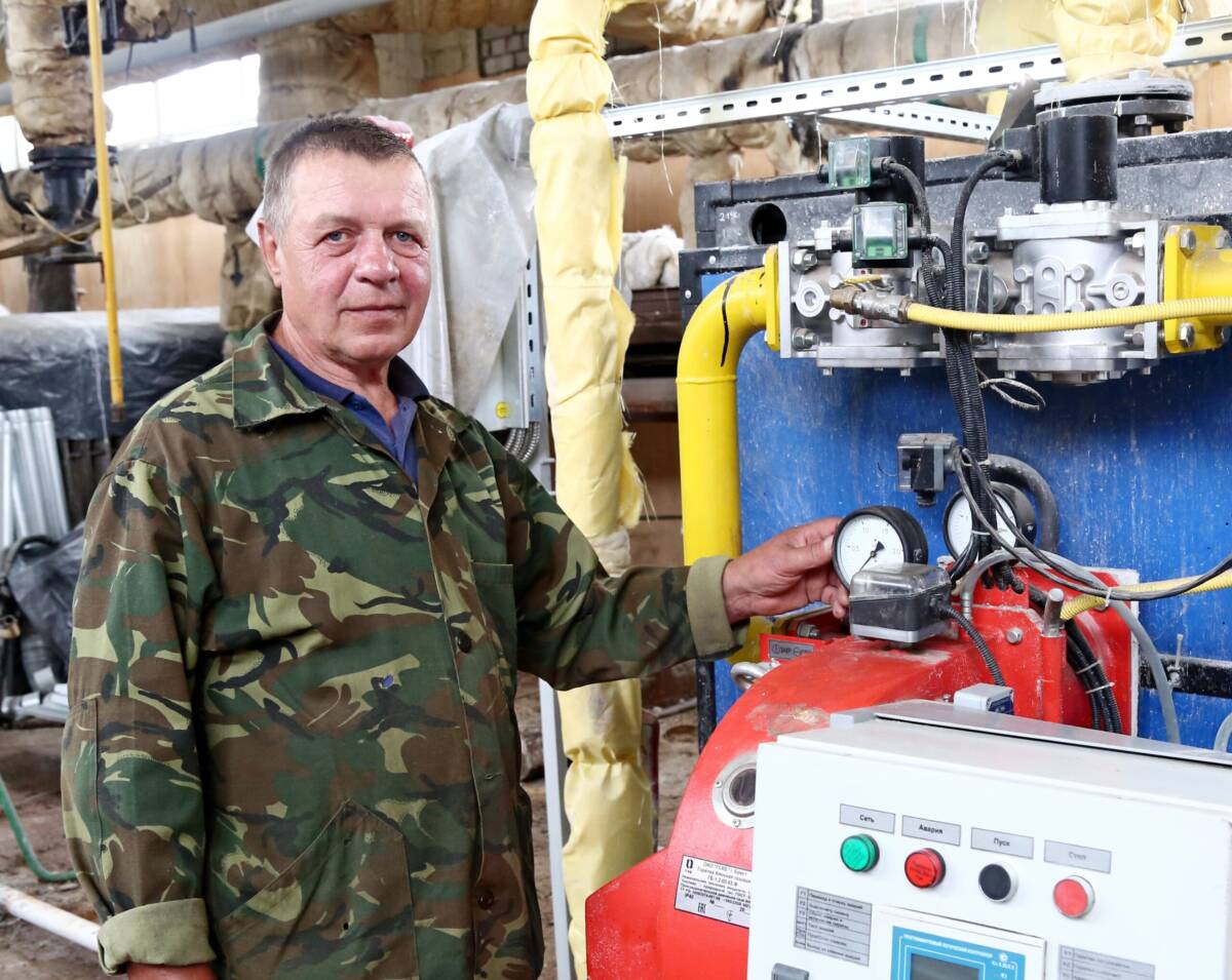 «Сначала давал людям холод, а сейчас тепло». О работе оператора котельной