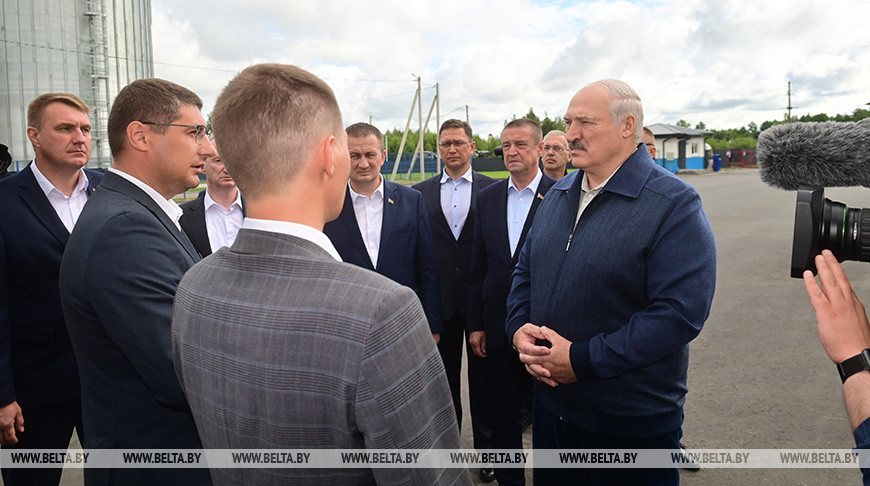 «Это пример создания нового хозяйства». Александр Лукашенко о причинах приезда на Мядельщину