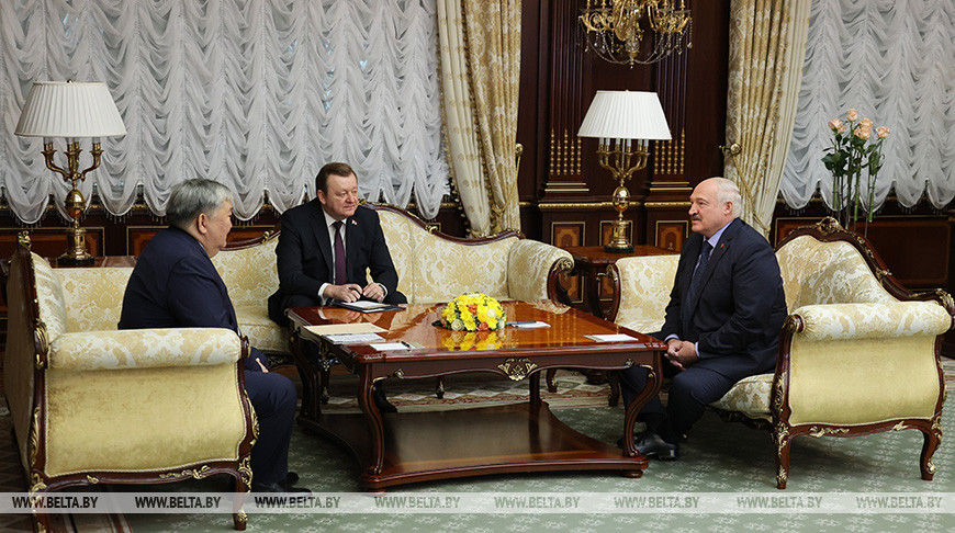 Александр Лукашенко предлагает наращивать товарооборот с Кыргызстаном и развивать совместные производства