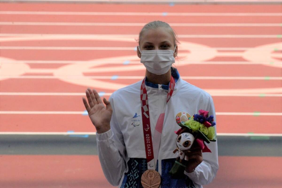 Шкловчанка взяла бронзу Паралимпиады. После соревнований она позвонила и в школу, где училась