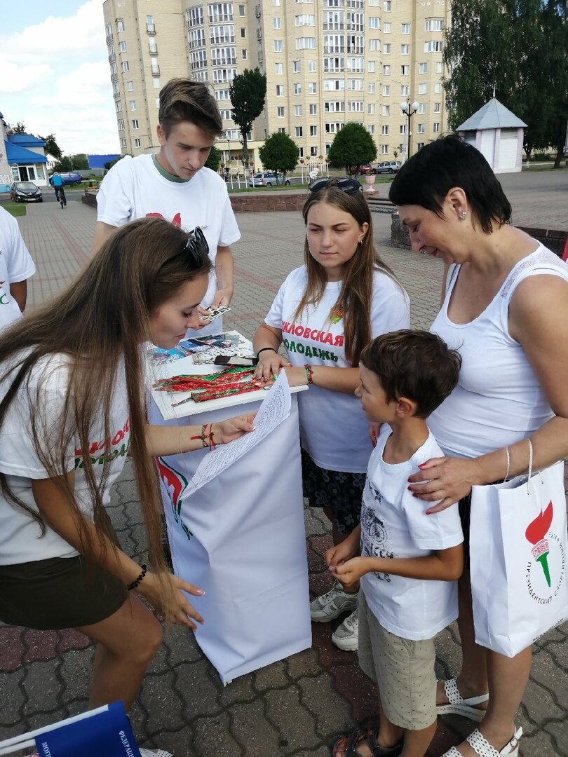 Молодежь Шкловщины приняла участие в акции “За Беларусь”