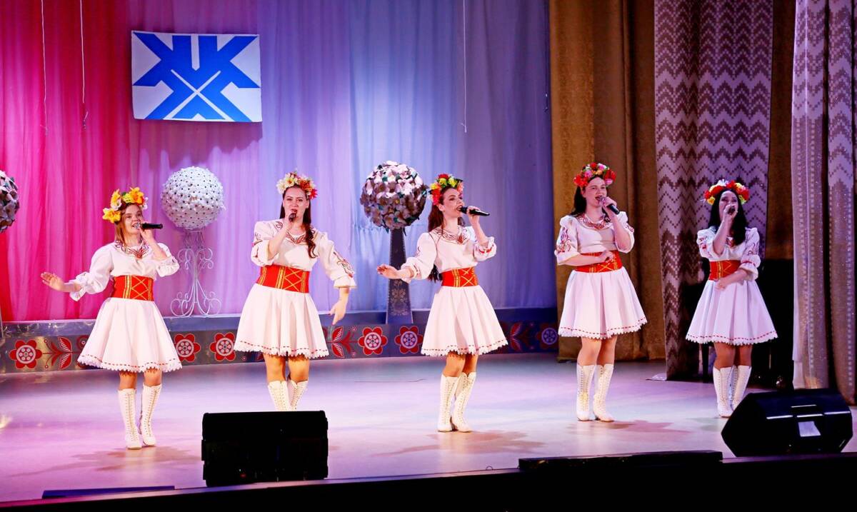 В Шклове праздник коммунальников отметили концертом