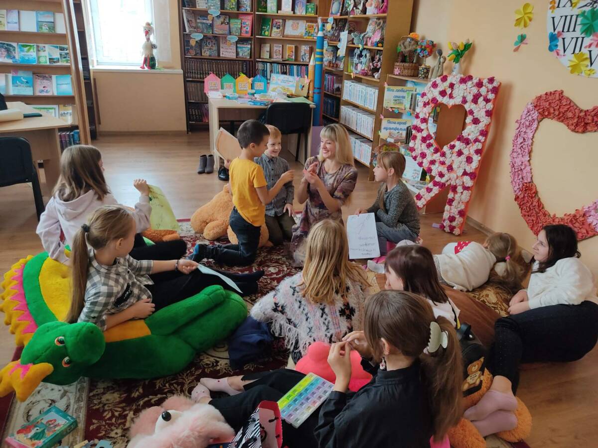 В детской библиотеке Шклова на воскресных мероприятиях прививают любовь к чтению