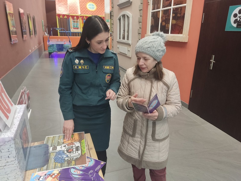 Спасатели напомнили шкловчанам о безопасности