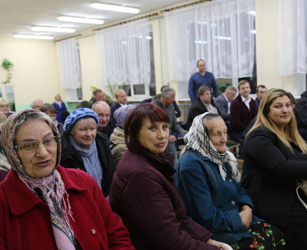В деревне Каменные Лавы прошла встреча с жителями населенного пункта