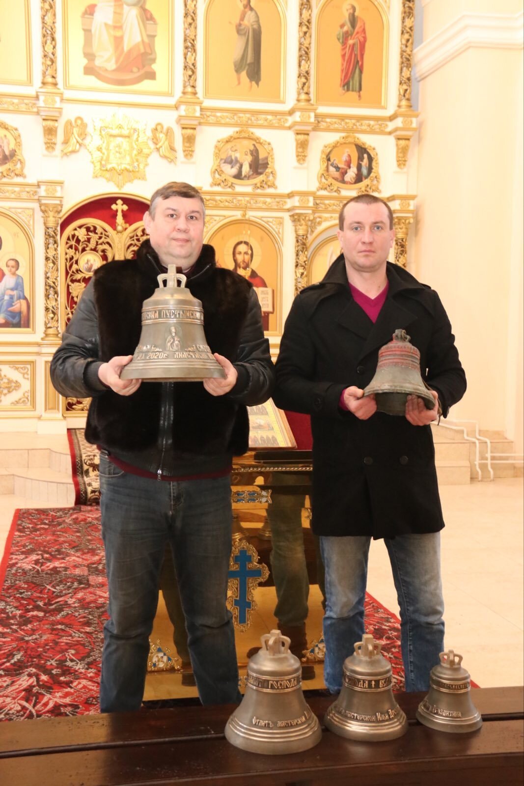 Шкловчане подарили звонницу легендарному монастырю