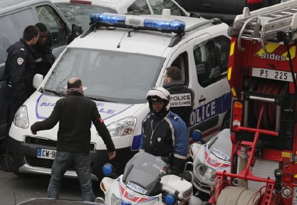 Террористам, напавшим на редакцию журнала Charlie Hebdo, заплатили 20 тысяч долларов, узнала пресса