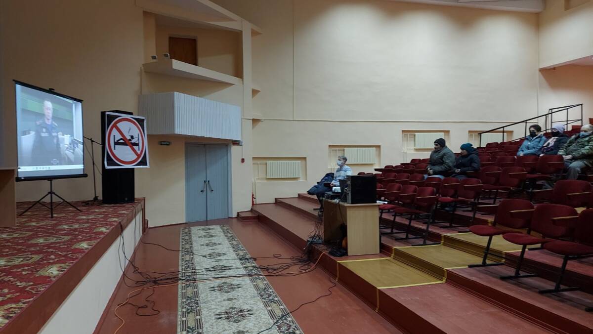 Спасатели проводят профилактическую работу с населением