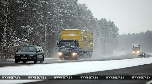 ГАИ рекомендует водителям проявлять особую осторожность в связи с непогодой