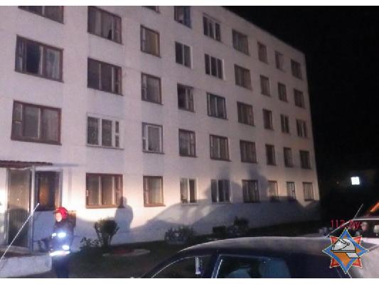 Из-за пожара в шкловском общежитии эвакуировали 6 детей и 13 взрослых