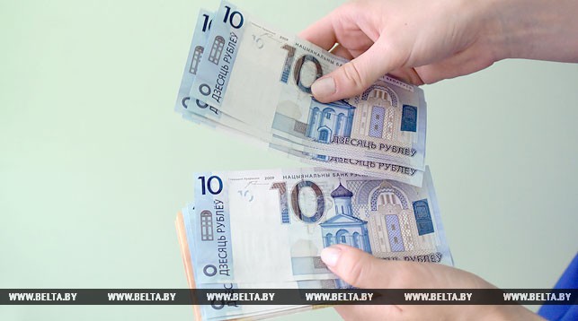 Костевич рассказала, кому из бюджетников поднимут зарплаты с 1 декабря