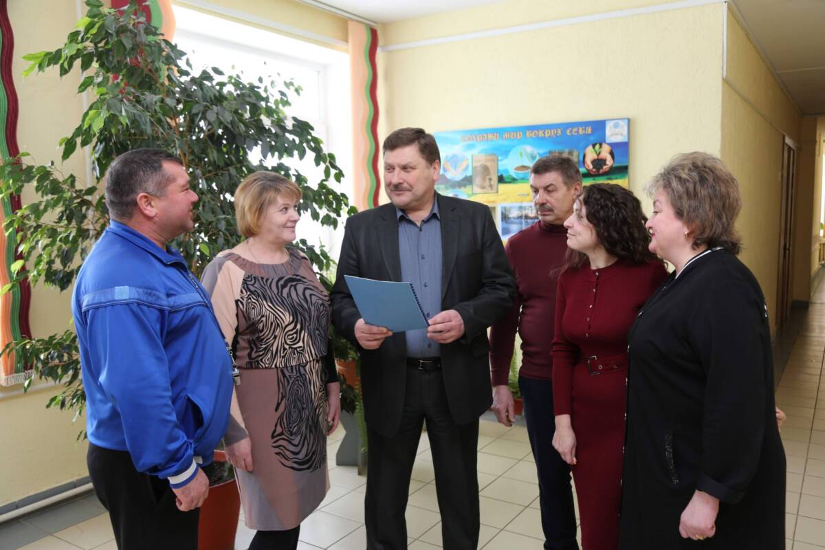 Второй год подряд в Шкловском районе лучшей сельской школой признана Забродская