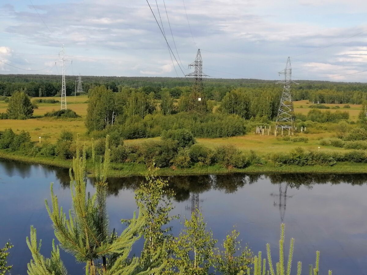 Рыбная ловля в охранной зоне линий электропередачи (ЛЭП) смертельно опасна для жизни