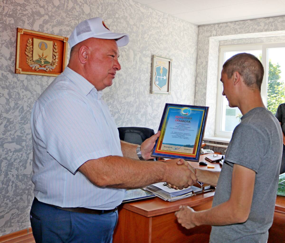 Поздравление с профессиональным праздником принимали шкловские строители