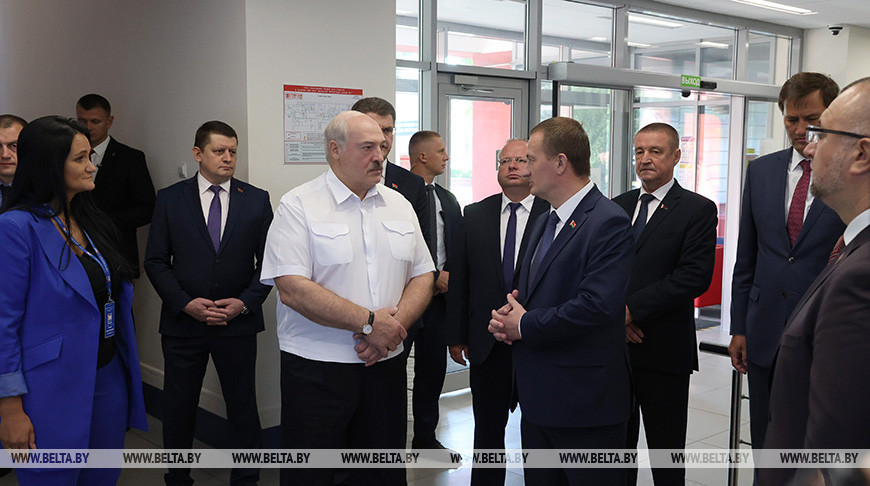 Александр Лукашенко поручил до конца года наладить в Беларуси производство упаковки для продуктов питания