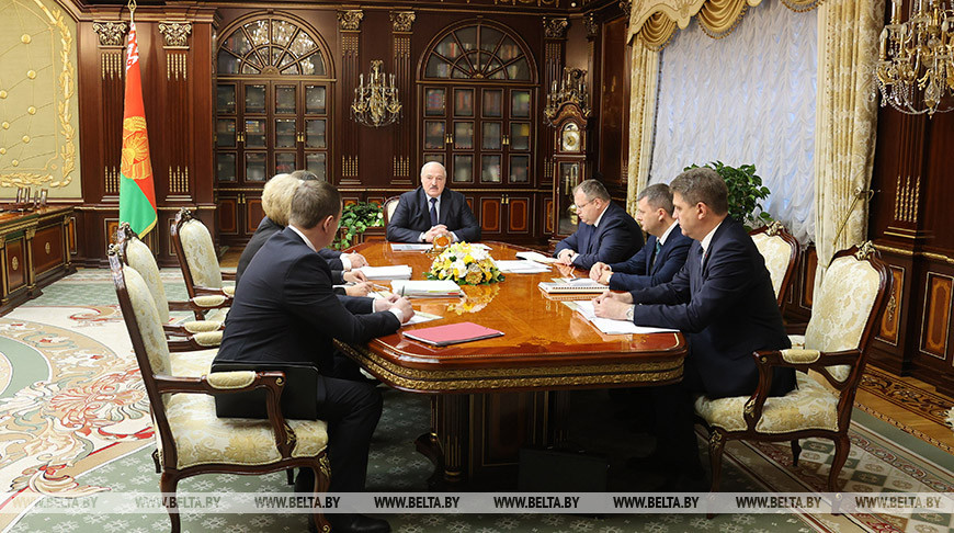 Александру Лукашенко предложили новации в работе ФСЗН и пенсионном обеспечении. Какие вопросы волнуют главу государства