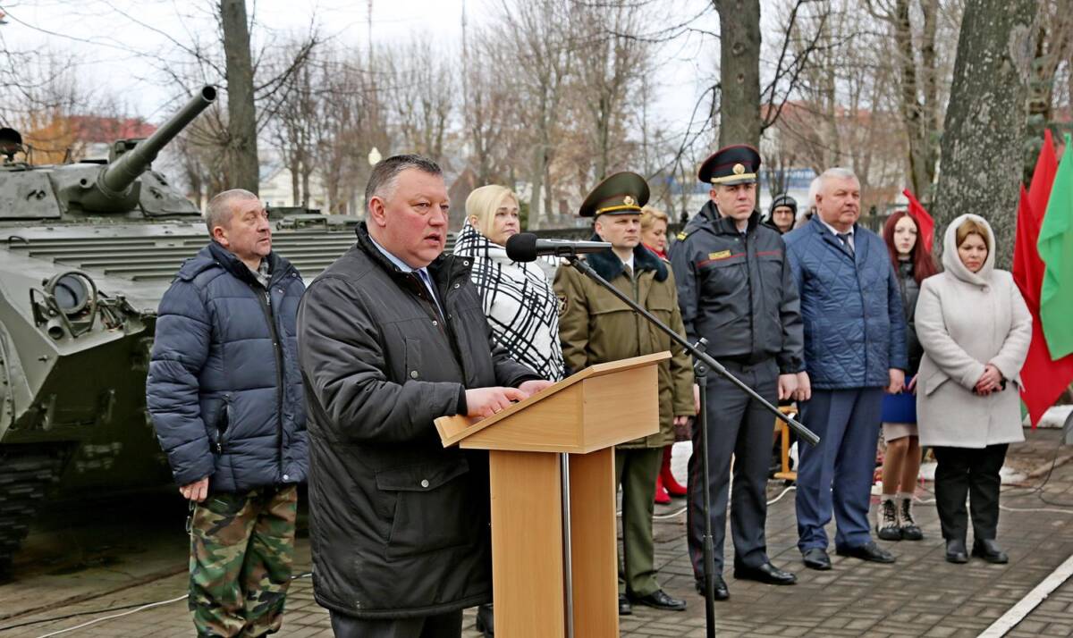 У памятного знака погибшим воинам-интернационалистам Шкловского района прошел митинг