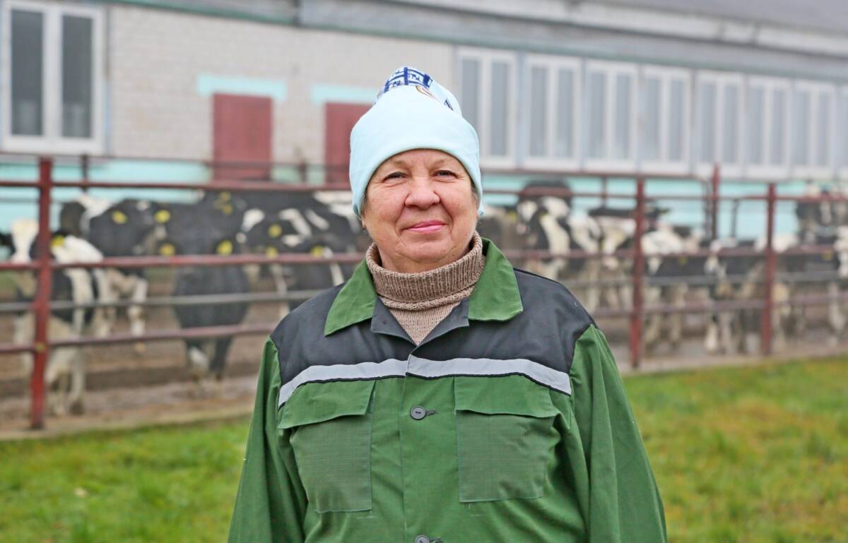 «С телятками – как с маленькими детками». Одна из лучших тружениц МТК «Башкировка» на работу всегда идет с удовольствием