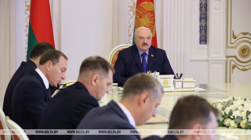 Александр Лукашенко на совещании о создании портовых мощностей: нужно окончательно определиться