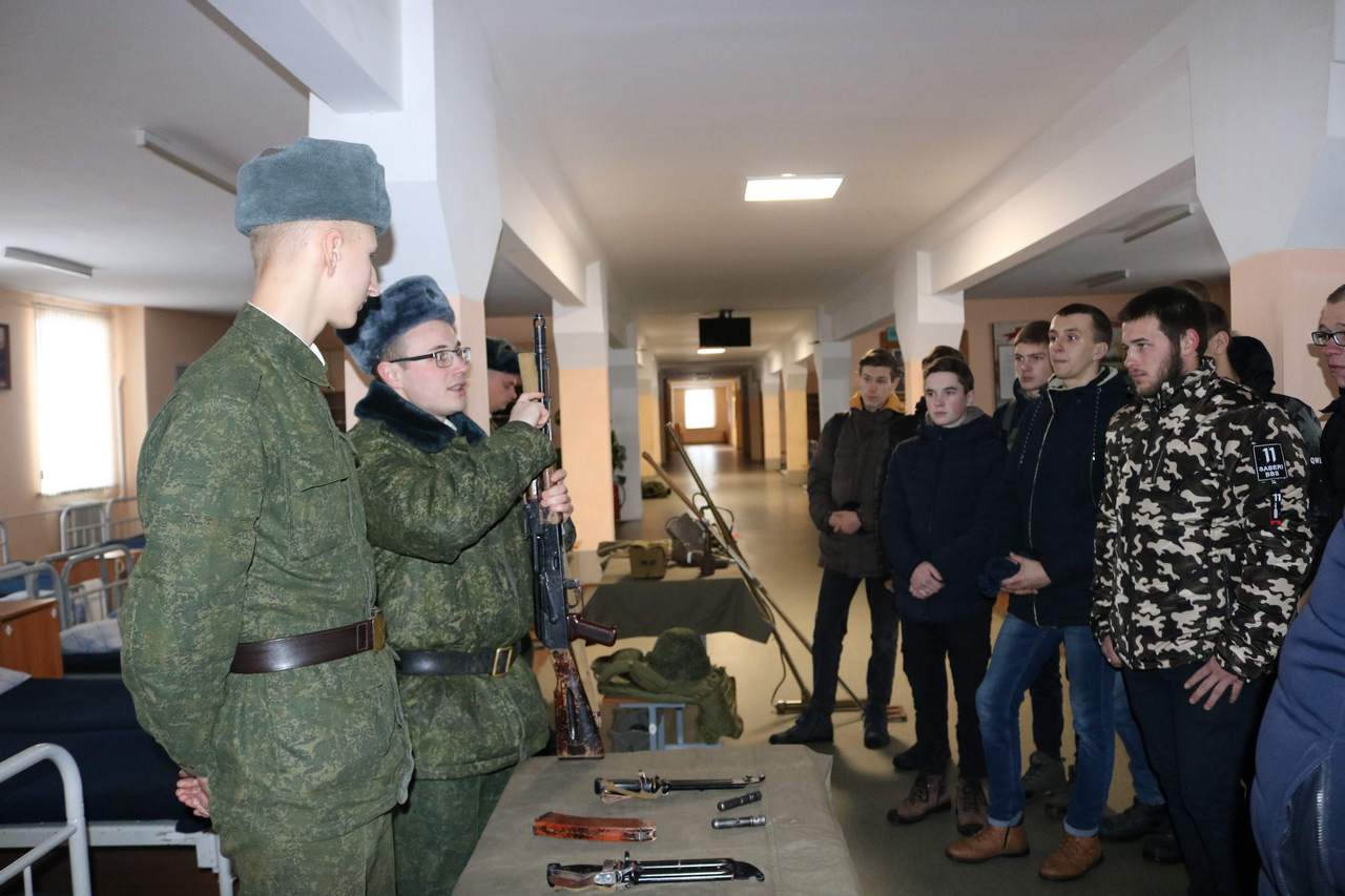 Один день в инженерных войсках: учащиеся лицея посетили войсковую часть в Пашково