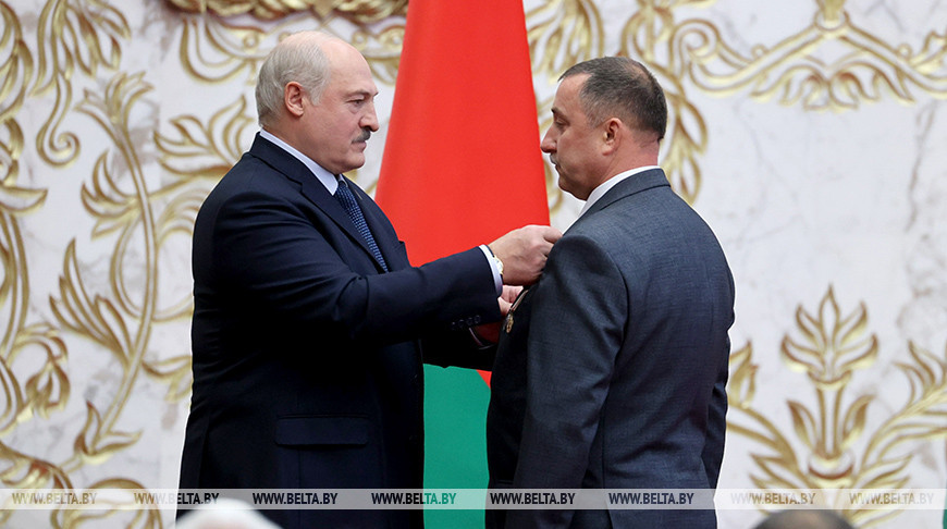 «Родная земля в надежных руках». Александр Лукашенко вручил награды труженикам АПК