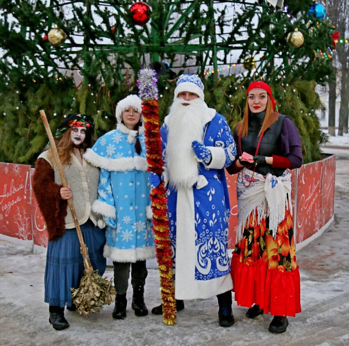 В Шклове зажгли огни на Главной елке