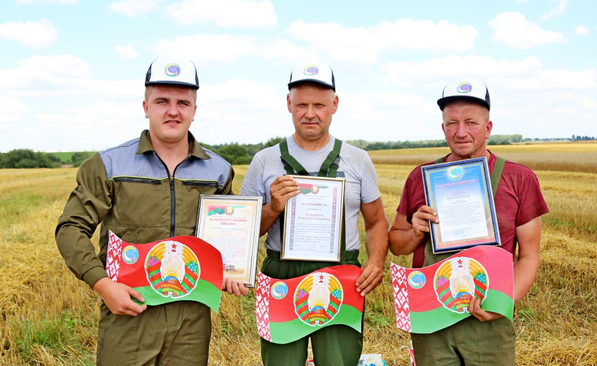 В Шкловском районе поздравляли водителя-двухтысячника