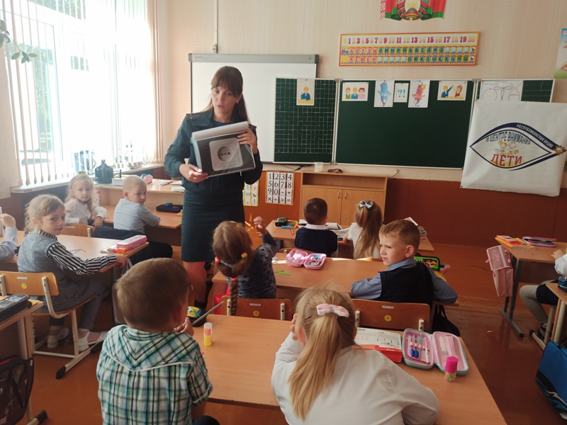 Шкловские спасатели напоминают детям о безопасности