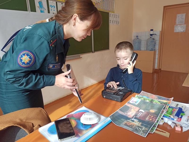 Спасатели напоминают школьникам о безопасности
