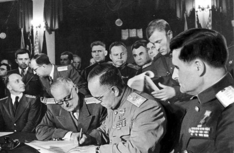 Хроника Великой Отечественной войны. 7 мая 1945 года. До Победы осталось 2 дня