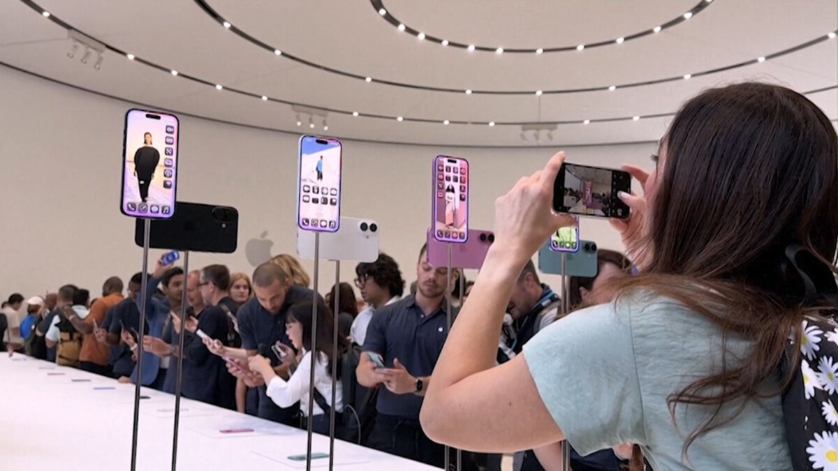 Apple меняет стратегию. Теперь новые айфоны компания будет выпускать дважды в год
