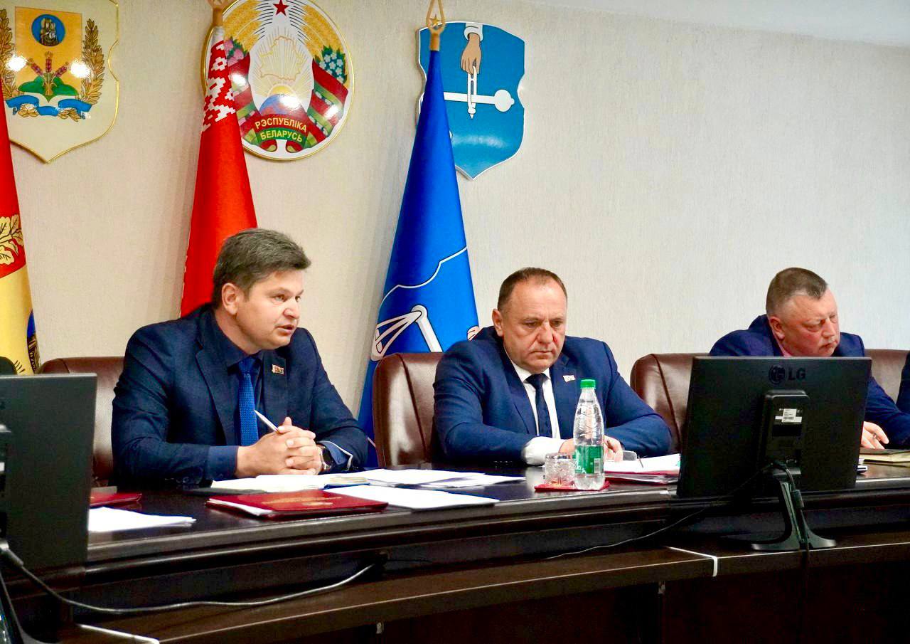 В Шкловском райисполкоме состоялось аппаратное совещание. В центре внимания – вопросы благоустройства