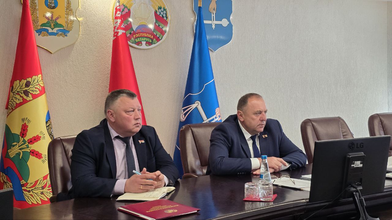 Аппаратное совещание прошло сегодня под руководством председателя райисполкома Сергея Бартоша